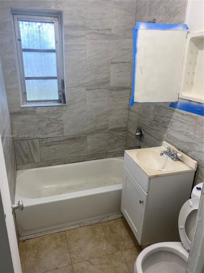 1070 NW 147th St , Miami, FL 33168 Photo