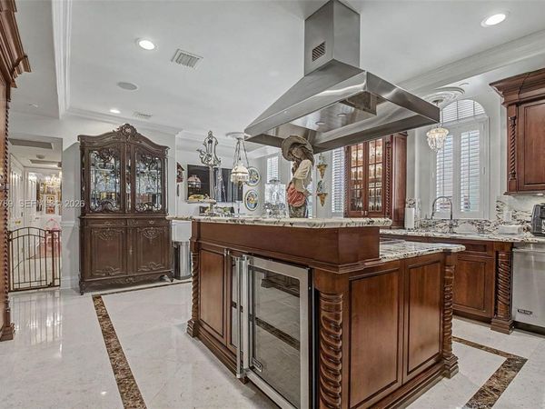 600 Coral Way , Unit 5, Coral Gables, FL 33134