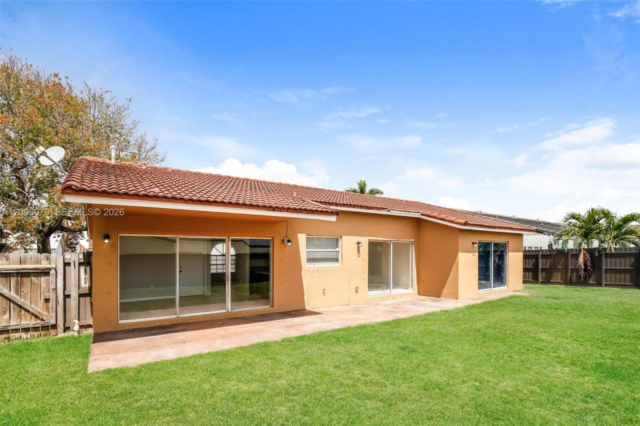 14484 SW 174th St , Miami, FL 33177 Photo