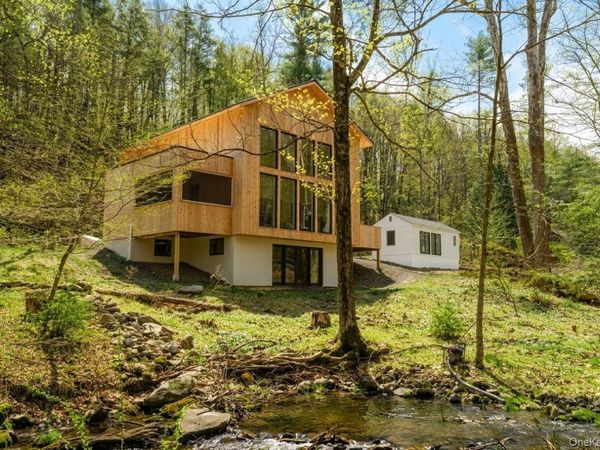 332 Mohonk Road , High Falls, NY 12440