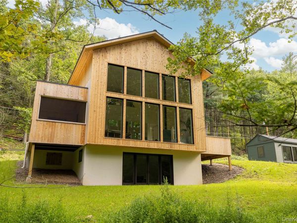 332 Mohonk Road , High Falls, NY 12440