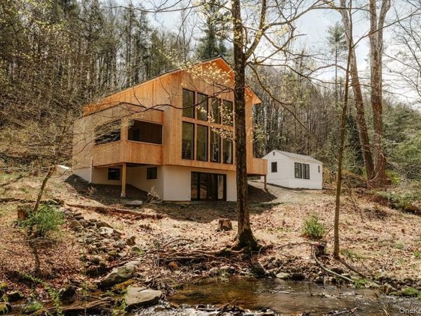 332 Mohonk Road , High Falls, NY 12440