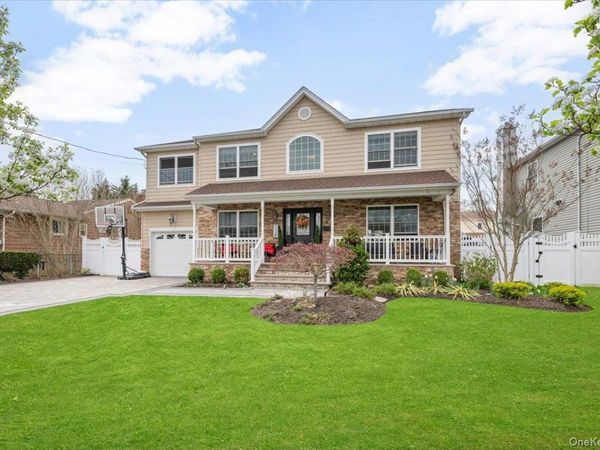 111 Charles Street, Unit B, Massapequa, NY 11758