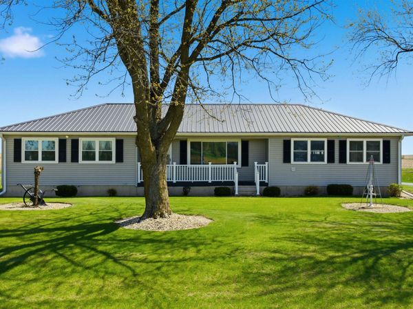 1838 Honey Creek Road, Manchester, IA 52057