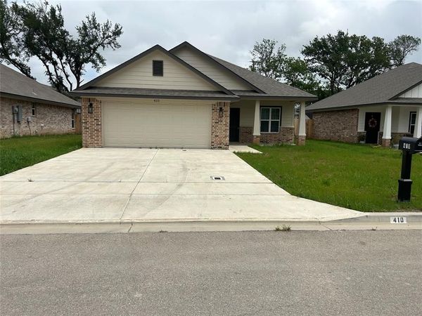 410 Conway Street , Lacy Lakeview, TX 76705