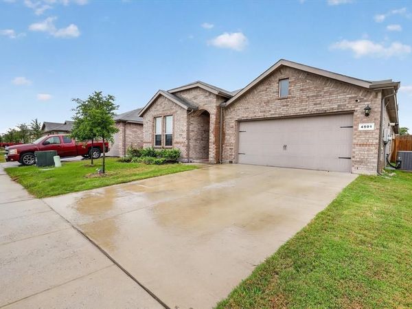 4501 Corktree Lane , Fort Worth, TX 76036