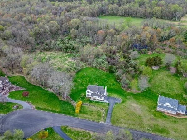 14 Thomas Rd, Lafayette, NJ 07848
