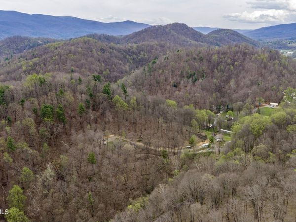 394 & 400 Bishop Hollow Road, Elizabethton, TN 37643