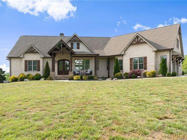 5760 Kanady Road , Murrayville, GA 30564