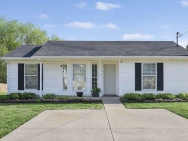 1135 Keith Ave, Oak Grove, KY 42262