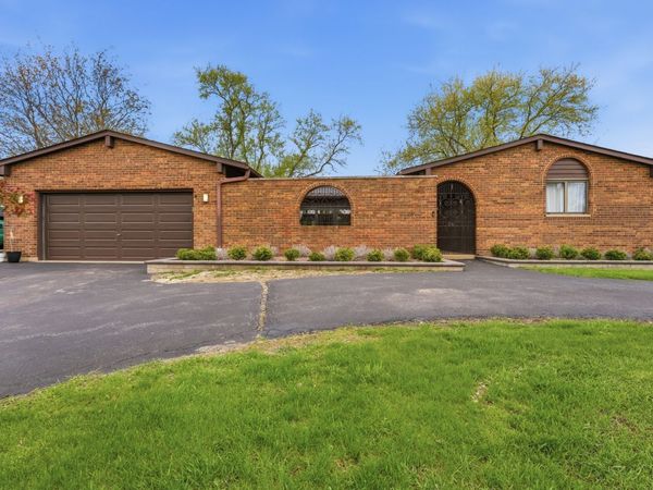 24262 W Rose Avenue , Lake Zurich, IL 60047
