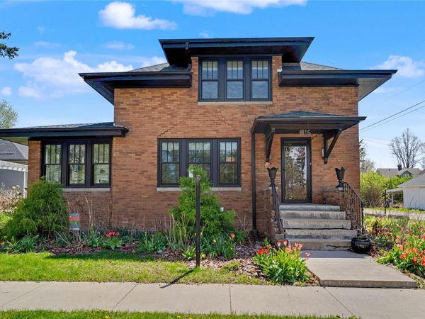 816 10th Avenue, Grinnell, IA 50112