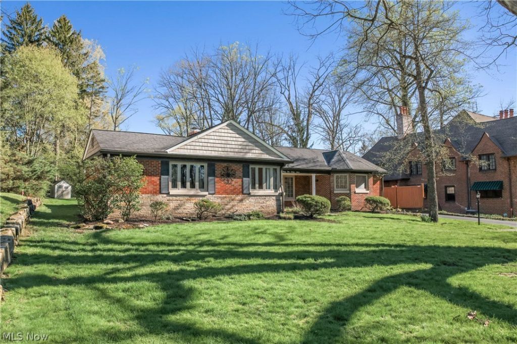 3127 Highland Drive , Silver Lake, OH 44224