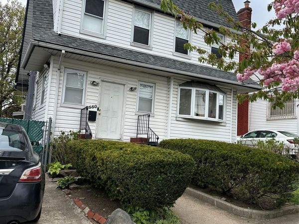 85-50 160th Street , Jamaica Hills, NY 11432