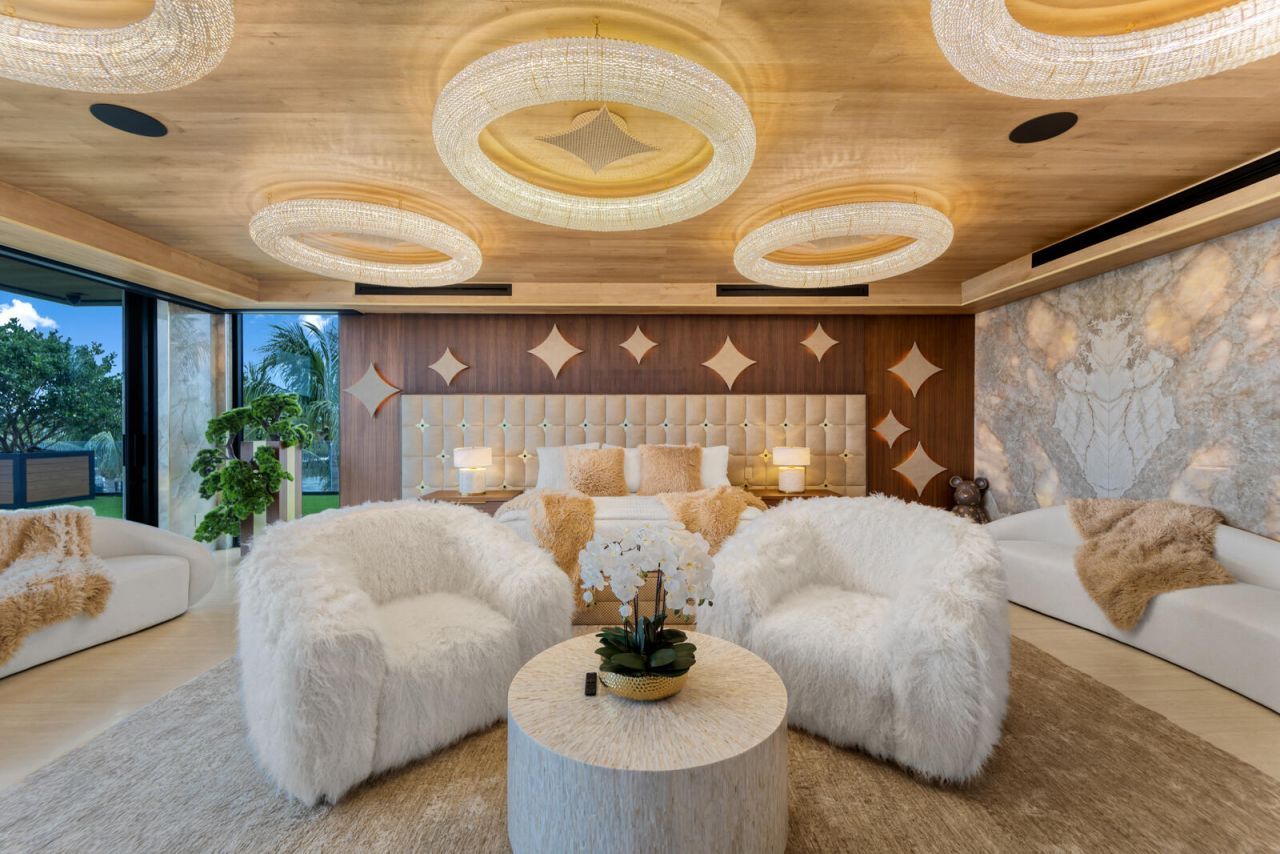 513 Middle River Drive, Fort Lauderdale, FL 33304 Photo