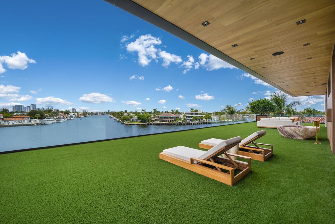 513 Middle River Drive, Fort Lauderdale, FL 33304 Photo