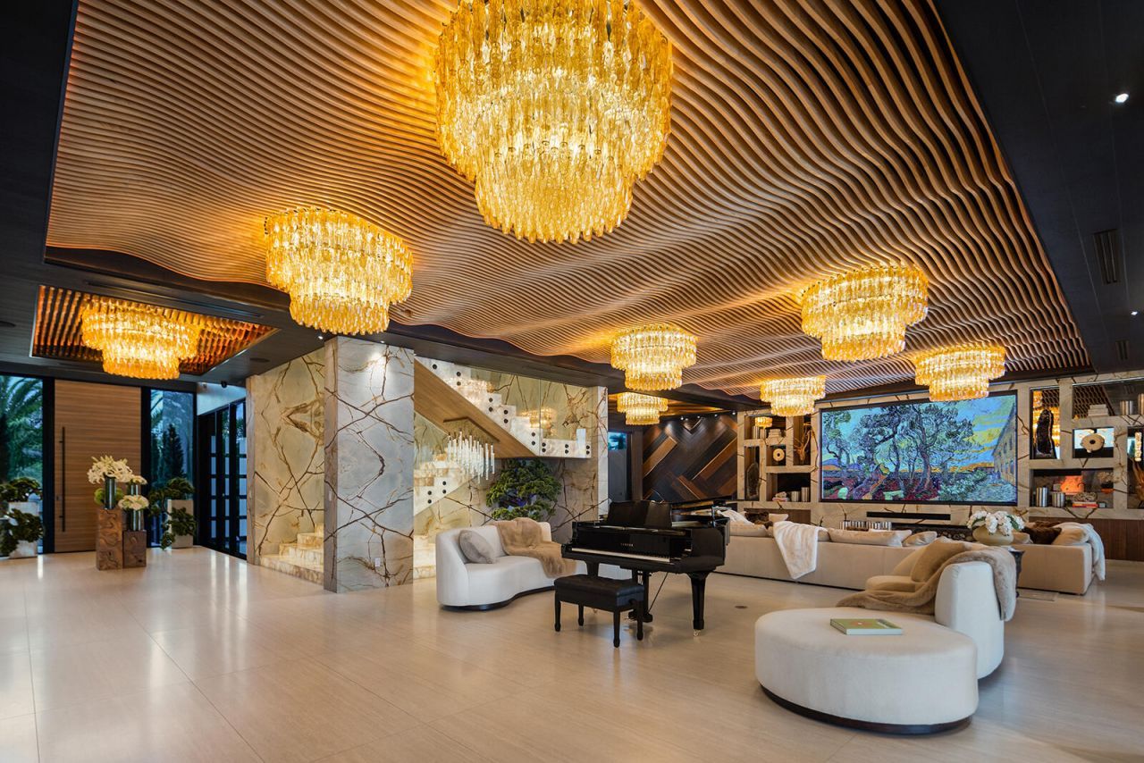 513 Middle River Drive, Fort Lauderdale, FL 33304 Photo