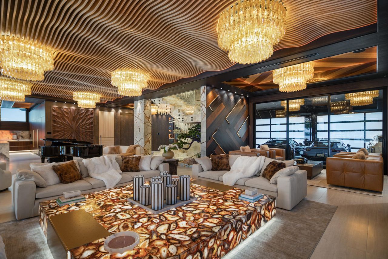 513 Middle River Drive, Fort Lauderdale, FL 33304 Photo