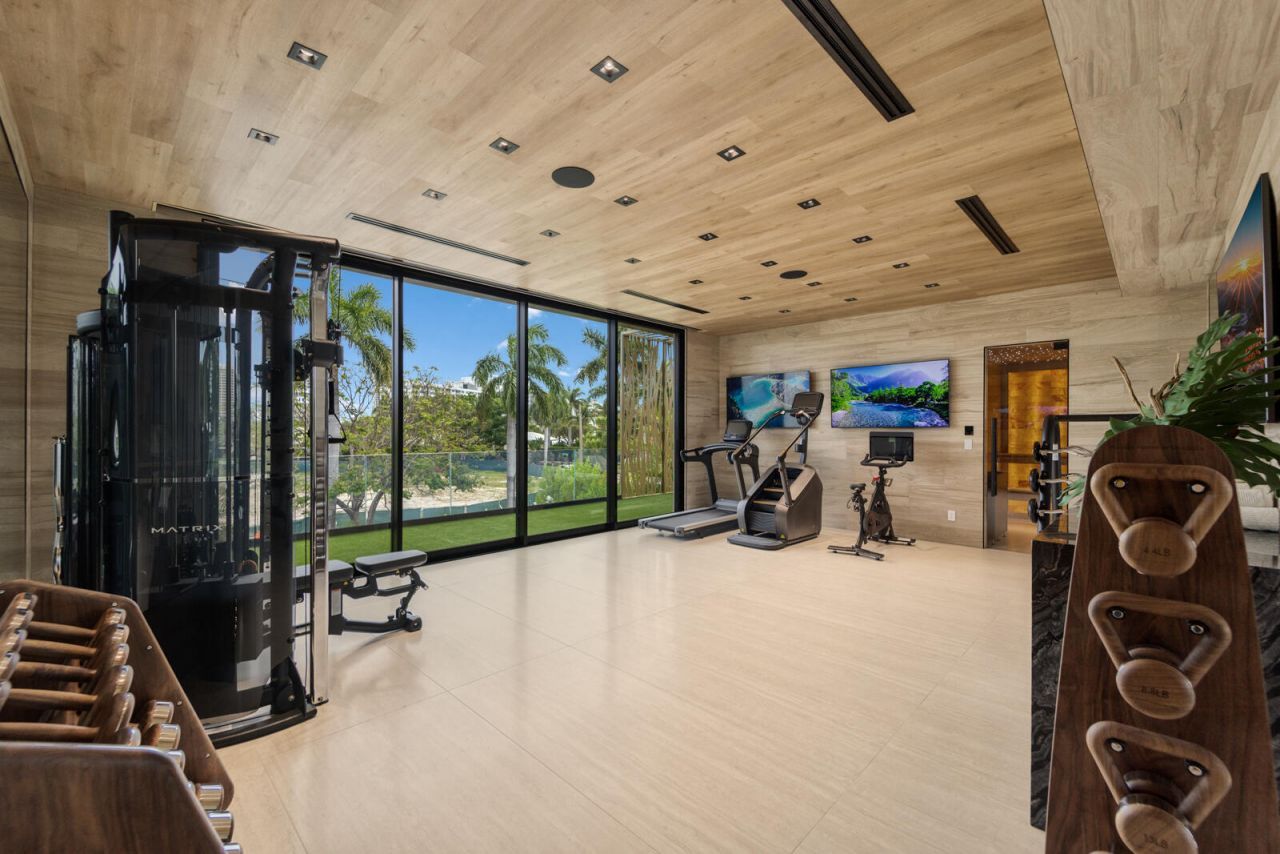 513 Middle River Drive, Fort Lauderdale, FL 33304 Photo