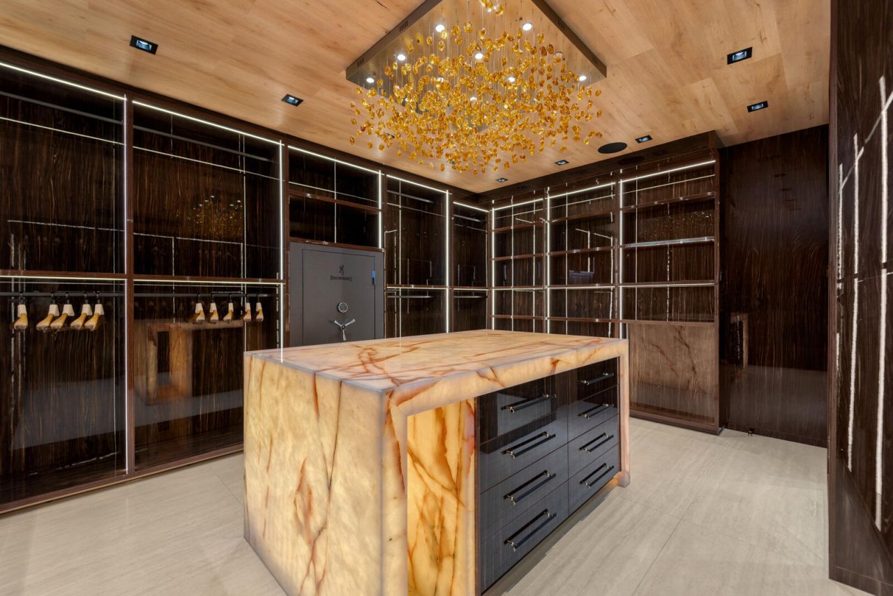 513 Middle River Drive, Fort Lauderdale, FL 33304 Photo