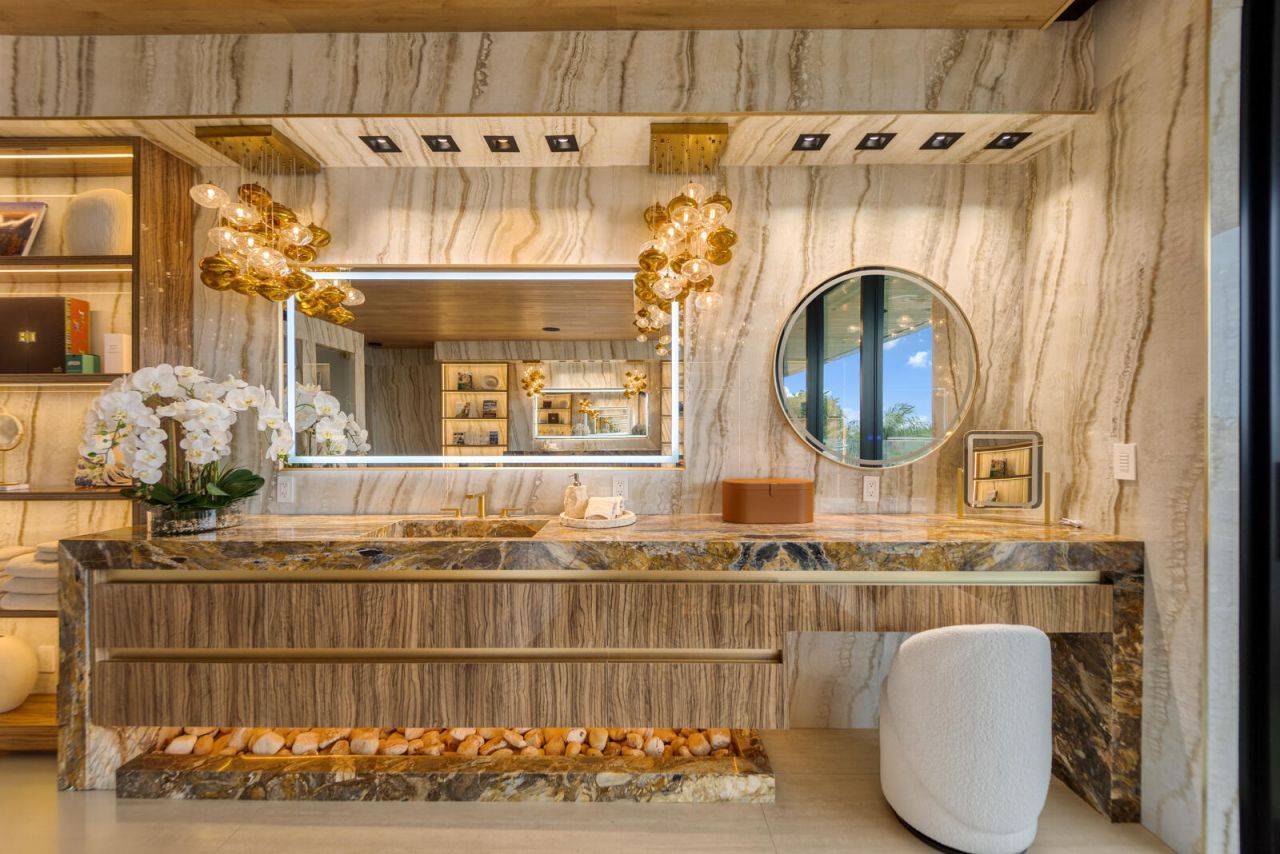 513 Middle River Drive, Fort Lauderdale, FL 33304 Photo