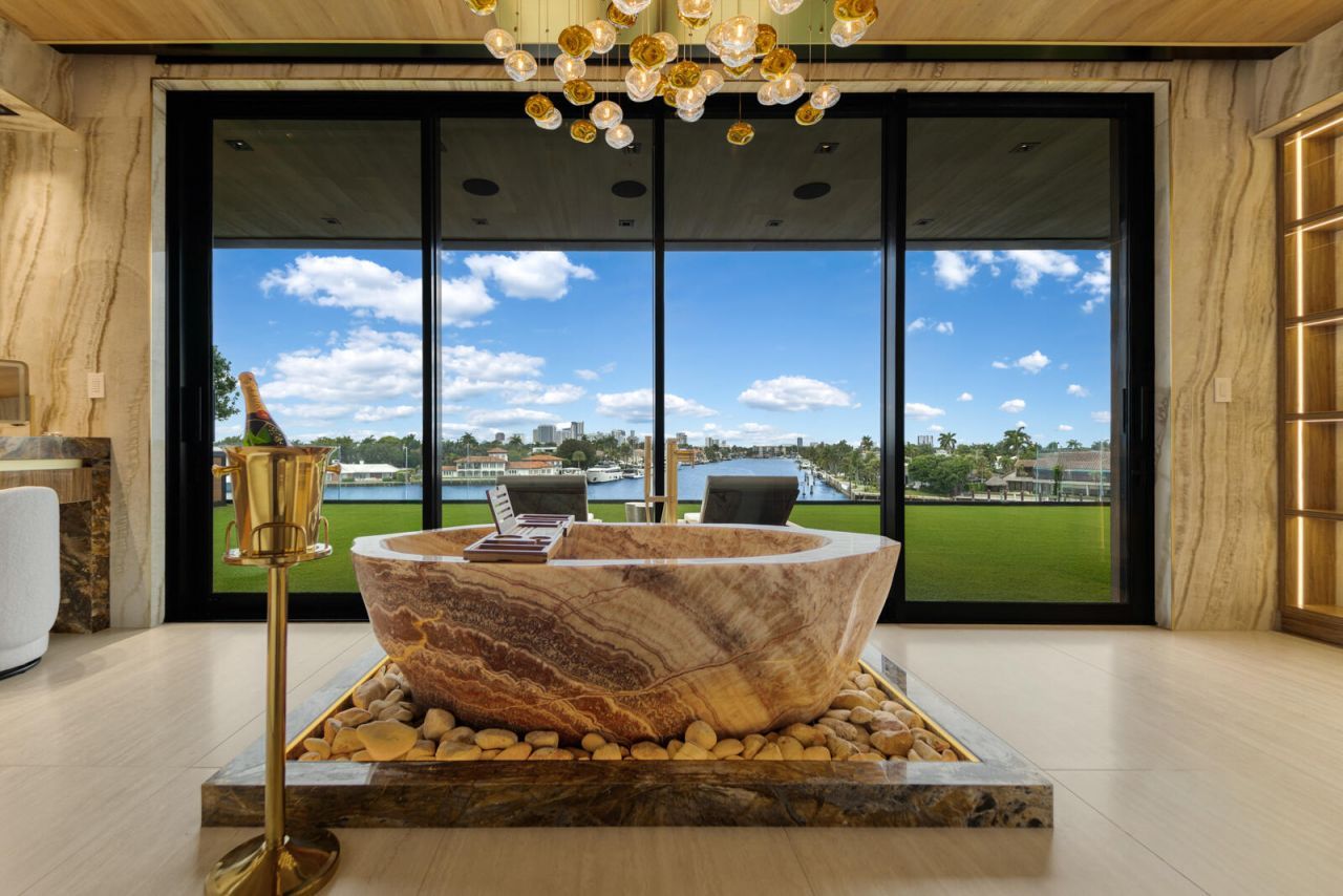 513 Middle River Drive, Fort Lauderdale, FL 33304 Photo