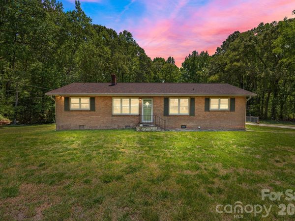 4000 Mount Pleasant Road , Sherrills Ford, NC 28673