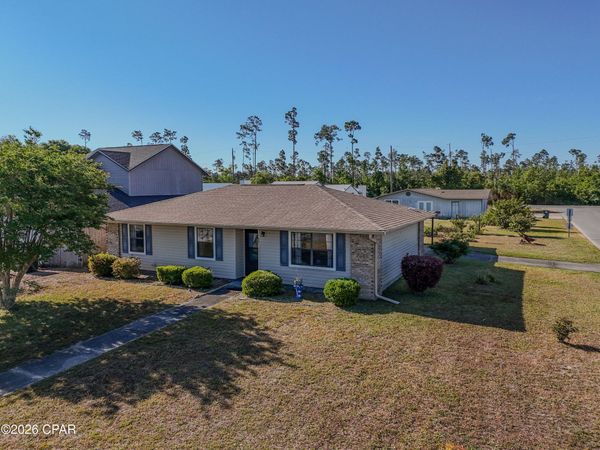 501 Carrie Lane , Lynn Haven, FL 32444