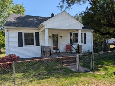 637 POCAHONTAS St , Glasgow, VA 24555