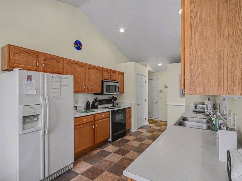 5337 Meadow Estates Drive, Cincinnati, OH 45247 Photo 10