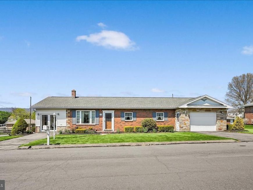 214 W Maple Street , Valley View, PA 17983 Main Photo