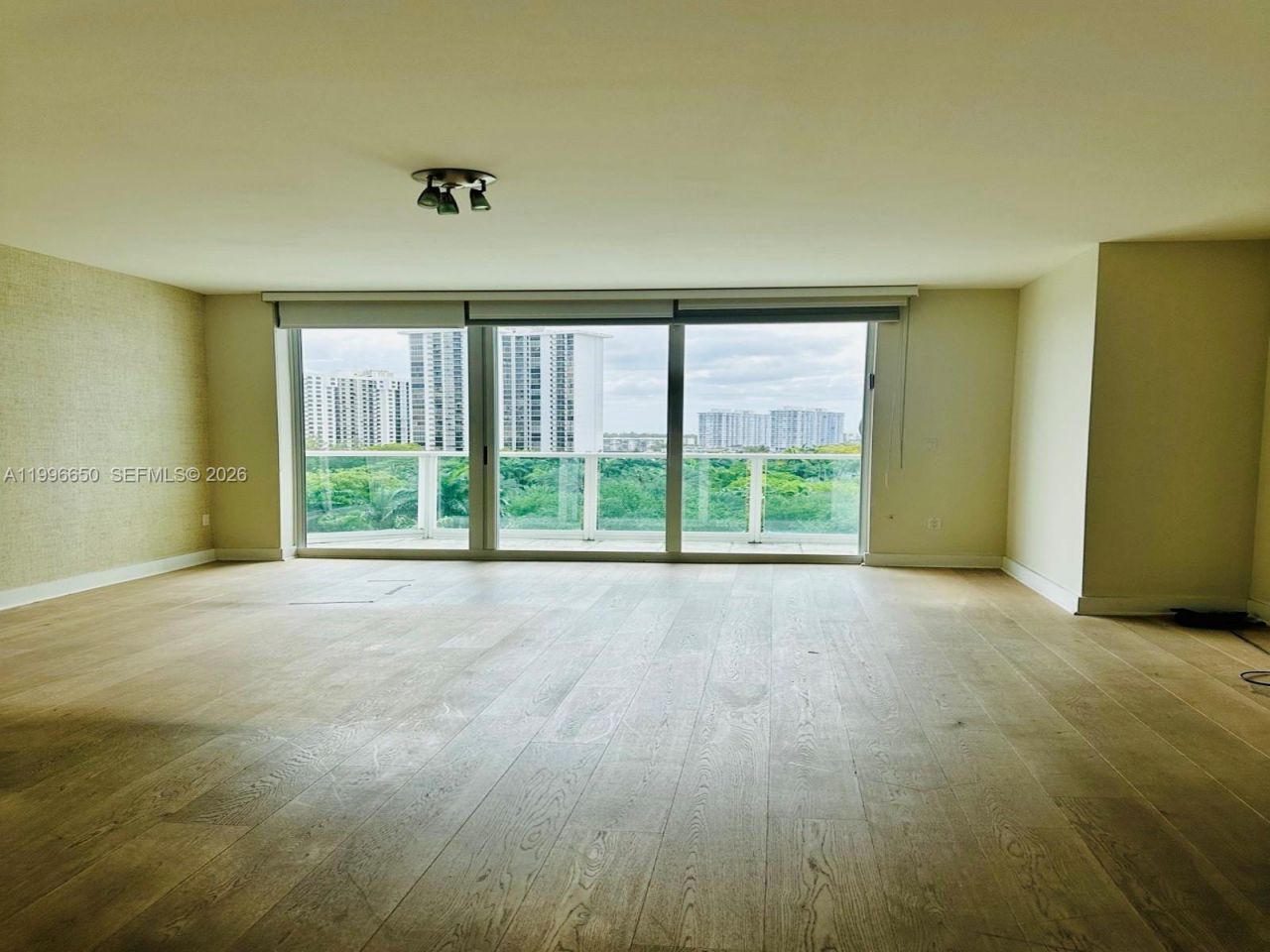 3301 NE 183rd St , Unit 809, Aventura, FL 33160 Photo