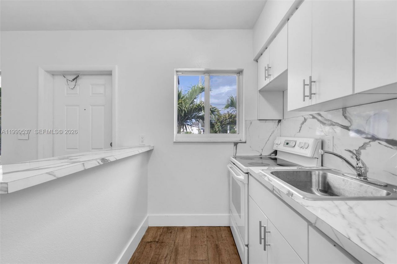 5549 NE Miami Ct, Unit 1, Miami, FL 33137 Photo