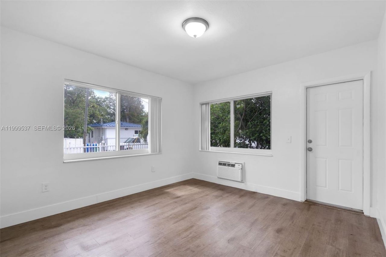 5549 NE Miami Ct, Unit 1, Miami, FL 33137 Photo