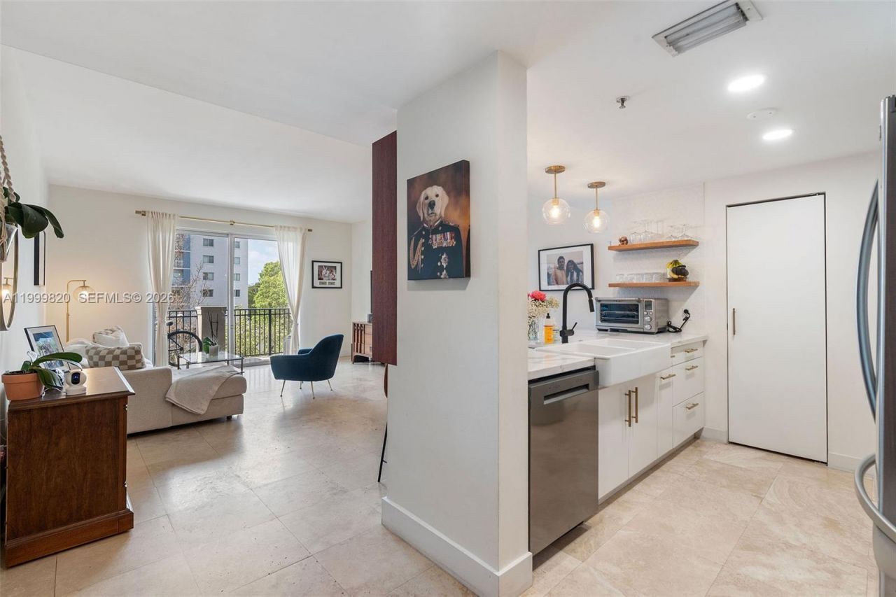 2650 SW 37th Ave , Unit 406, Miami, FL 33133 Photo