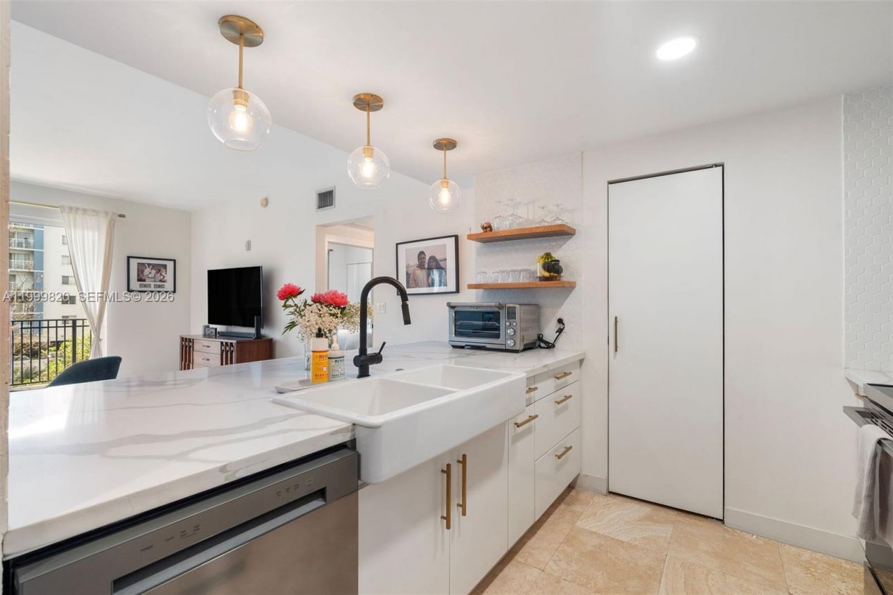 2650 SW 37th Ave , Unit 406, Miami, FL 33133 Photo