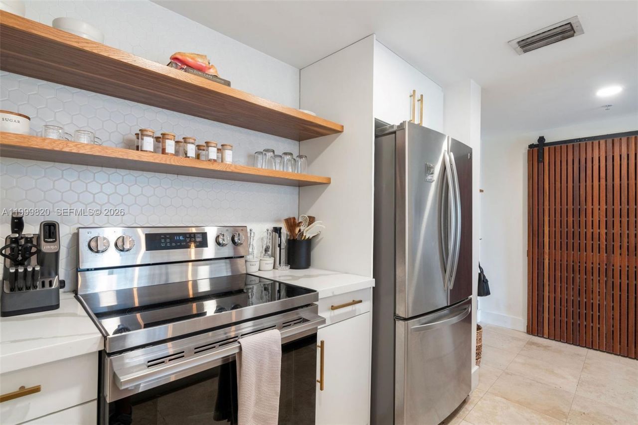 2650 SW 37th Ave , Unit 406, Miami, FL 33133 Photo