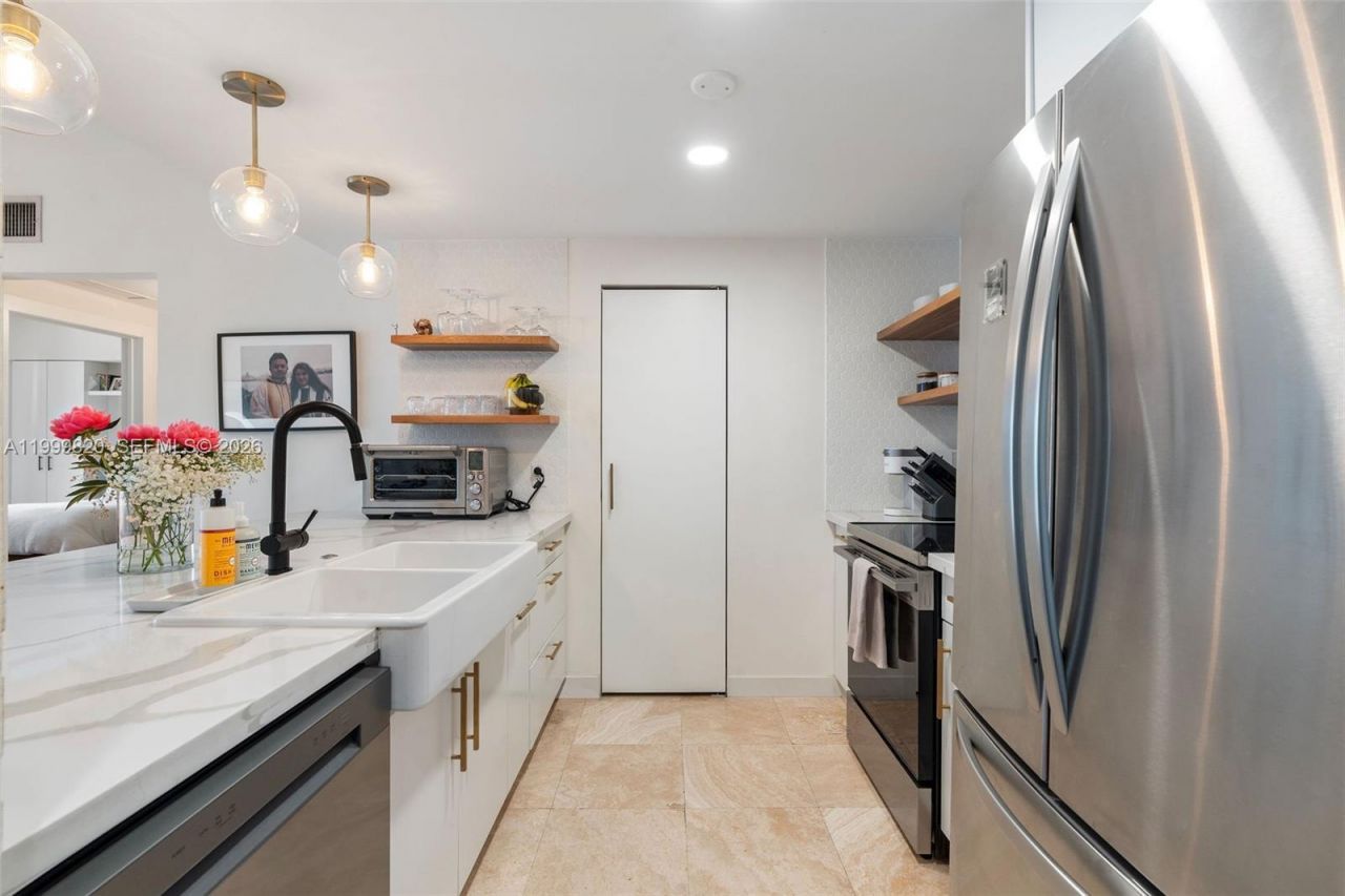 2650 SW 37th Ave , Unit 406, Miami, FL 33133 Photo