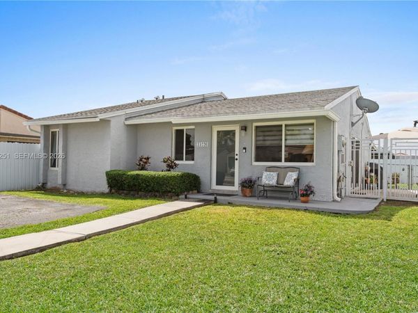 13226 NW 5th Ter , Miami, FL 33182