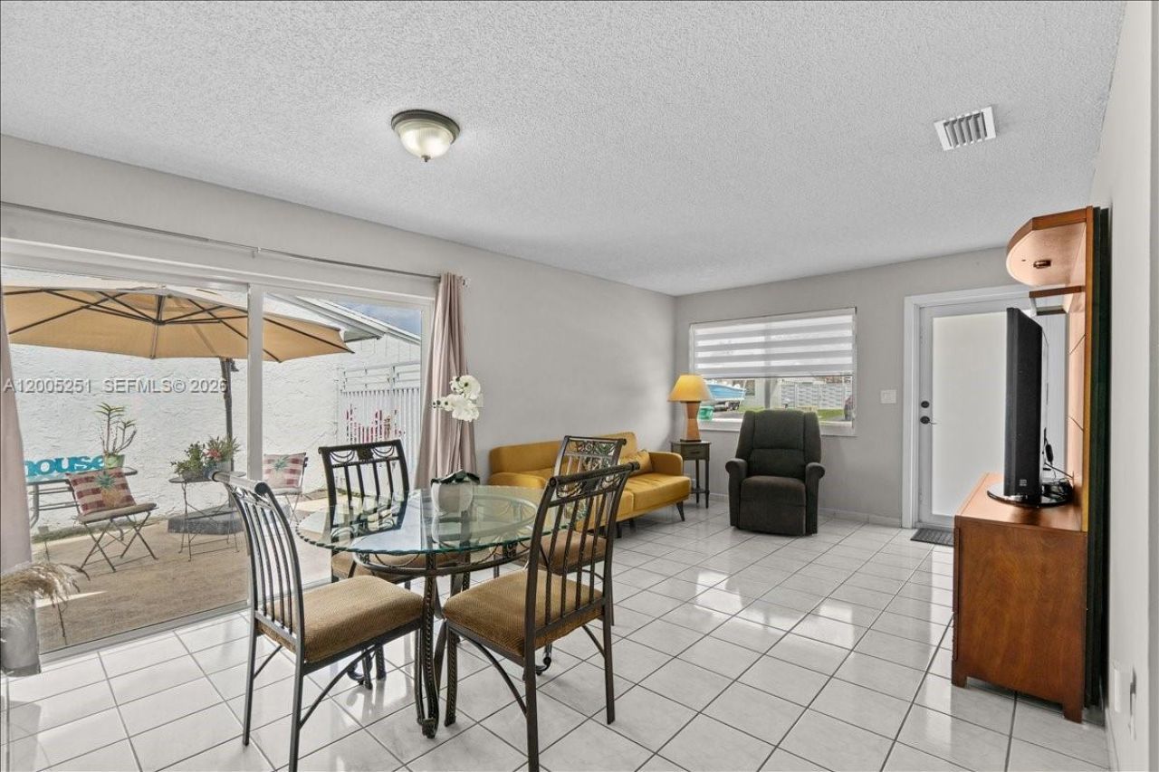 13226 NW 5th Ter, Miami, FL 33182 Photo