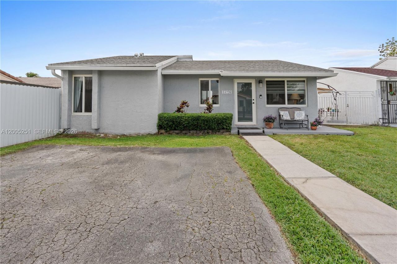 13226 NW 5th Ter, Miami, FL 33182 Photo