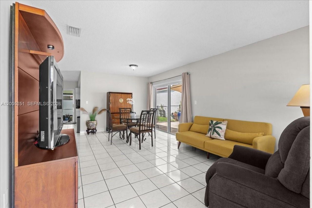 13226 NW 5th Ter, Miami, FL 33182 Photo