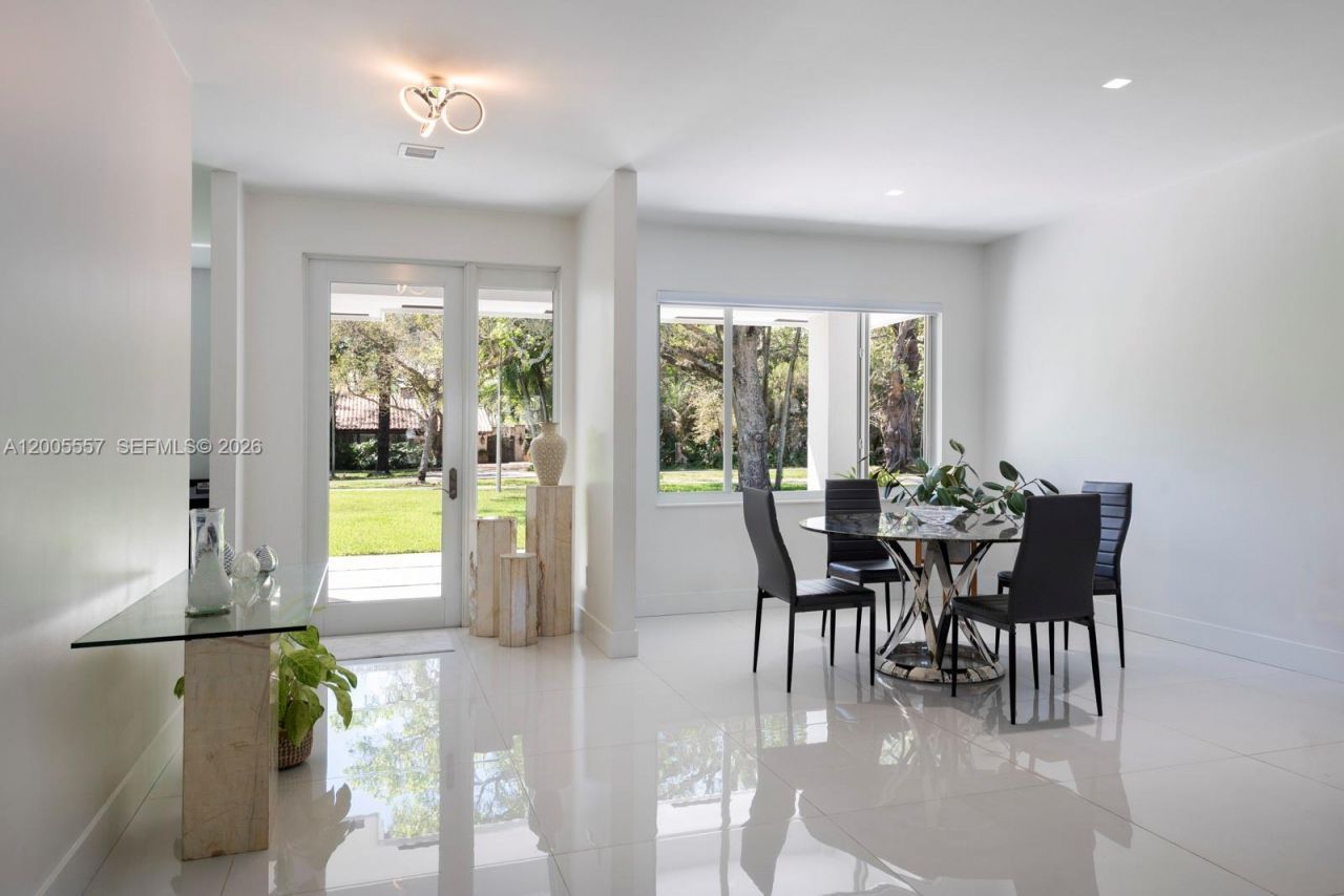 11555 Griffing Blvd, Biscayne Park, FL 33161 Photo