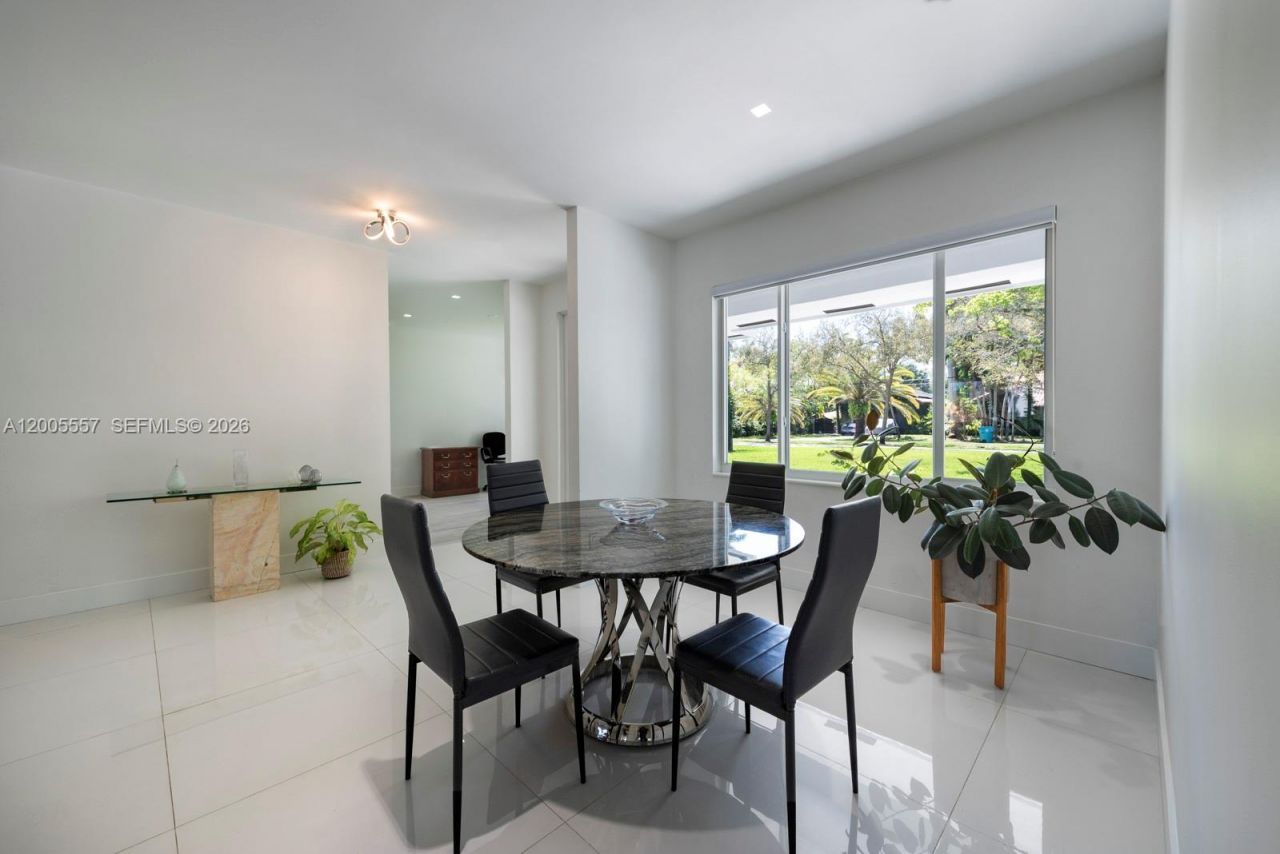 11555 Griffing Blvd, Biscayne Park, FL 33161 Photo