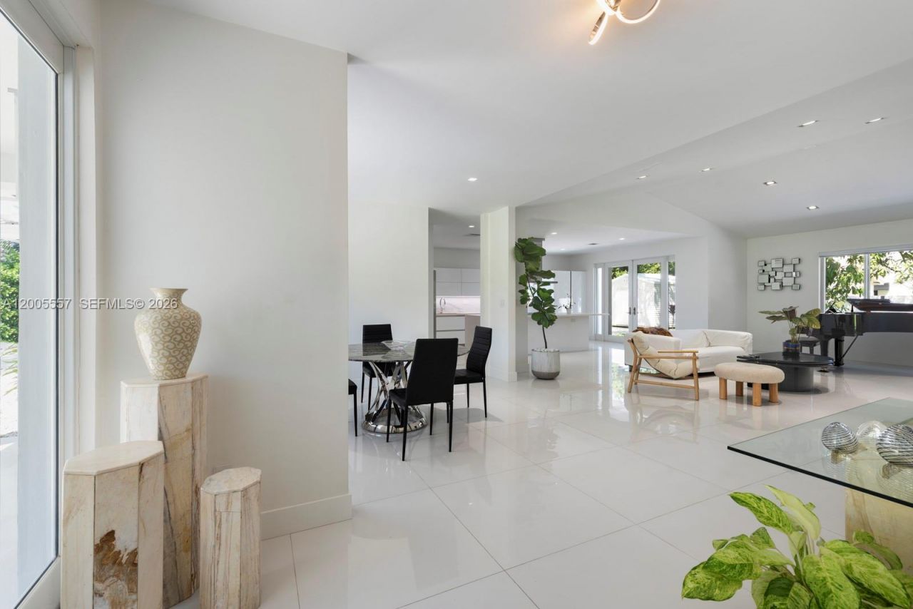 11555 Griffing Blvd, Biscayne Park, FL 33161 Photo