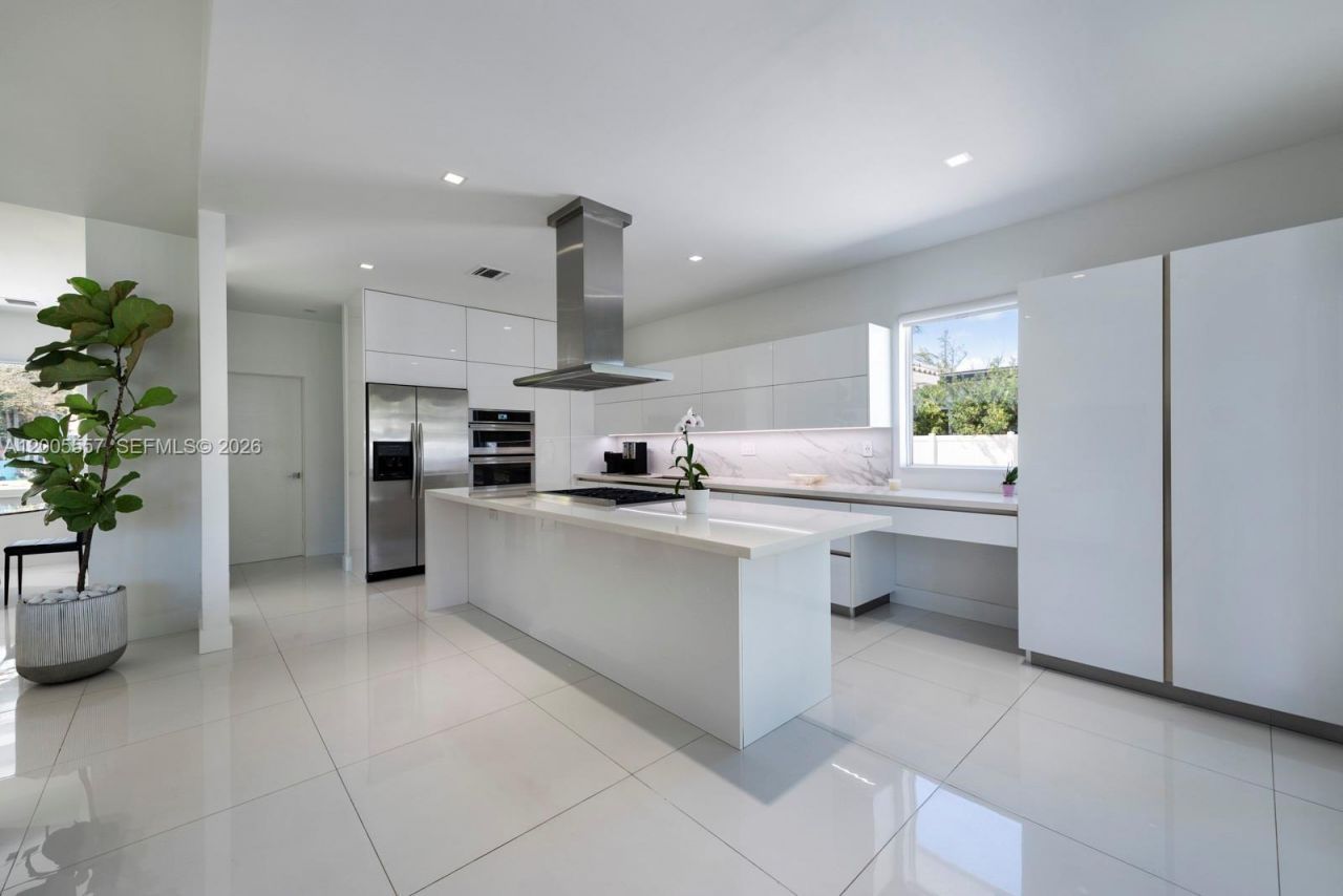 11555 Griffing Blvd, Biscayne Park, FL 33161 Photo