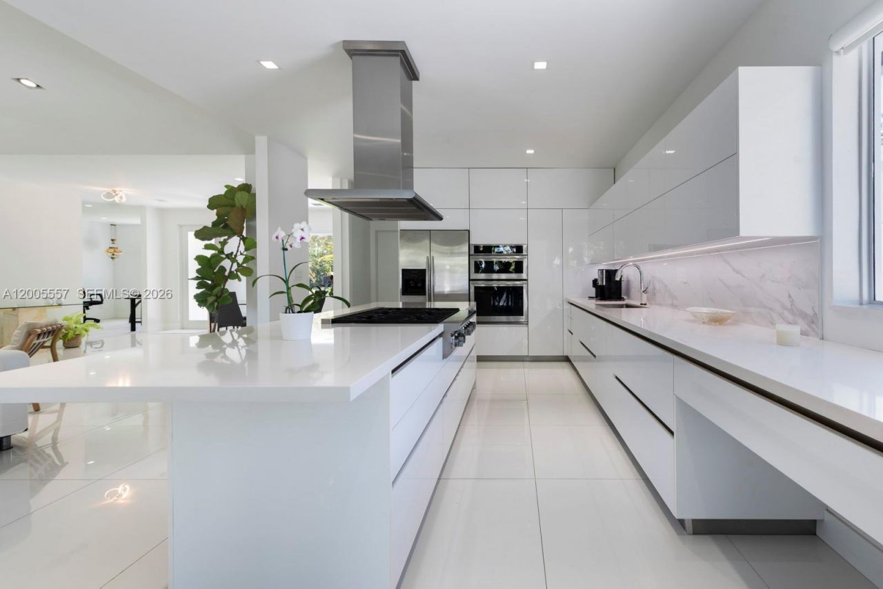 11555 Griffing Blvd, Biscayne Park, FL 33161 Photo