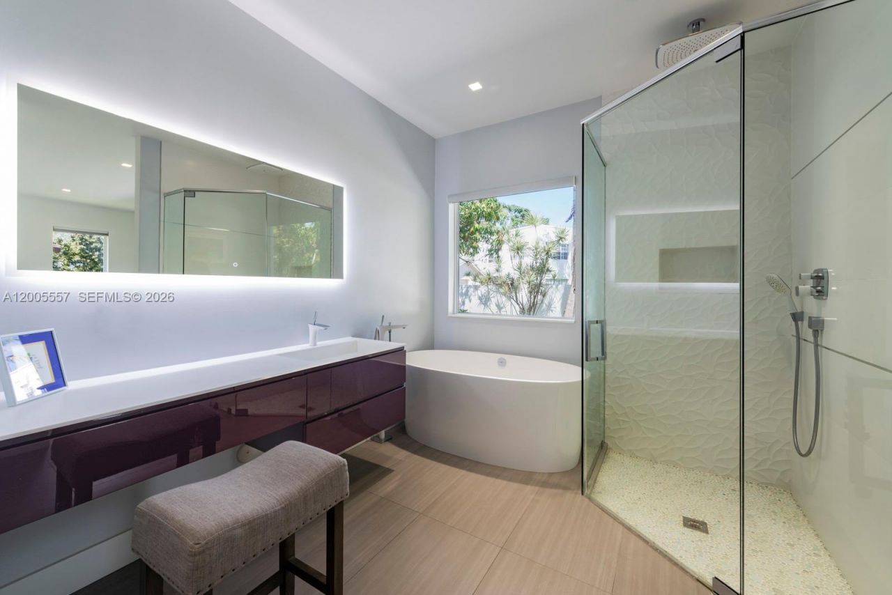 11555 Griffing Blvd, Biscayne Park, FL 33161 Photo