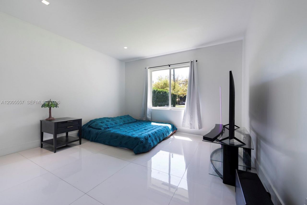 11555 Griffing Blvd, Biscayne Park, FL 33161 Photo