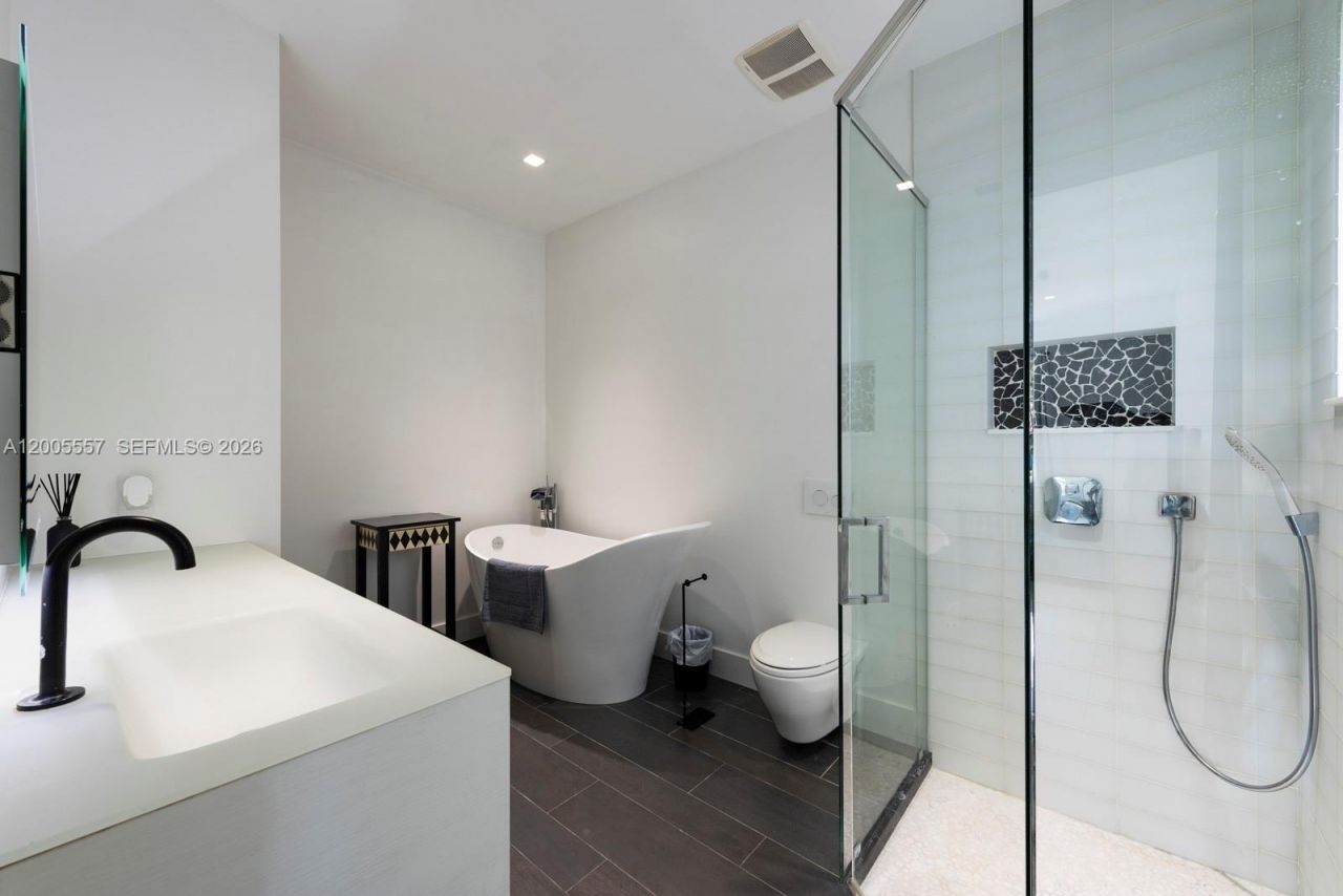 11555 Griffing Blvd, Biscayne Park, FL 33161 Photo